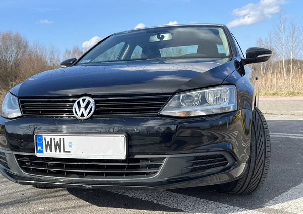 Volkswagen Jetta cena 30500 przebieg: 233000, rok produkcji 2012 z Kobyłka małe 67